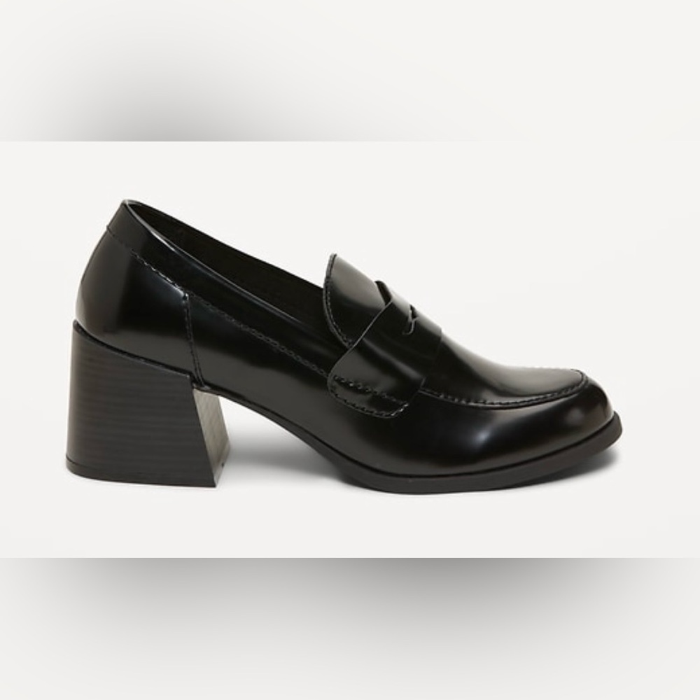NWT Old Navy Black Women's Loafers - Size 6